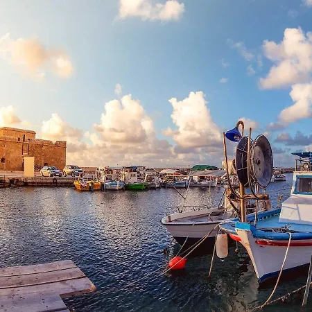 New Cozy Near The Sea! Apartament Paphos