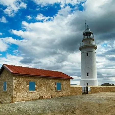 New Cozy Near The Sea! * פאפוס