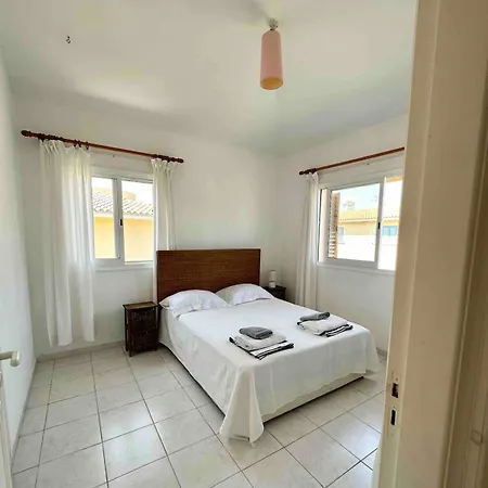 New Cozy Near The Sea!