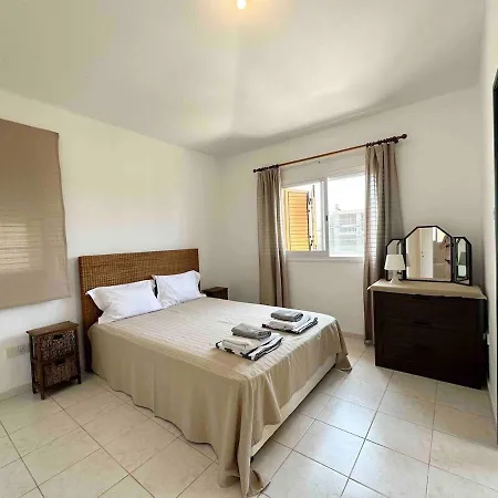 New Cozy Near The Sea! פאפוס