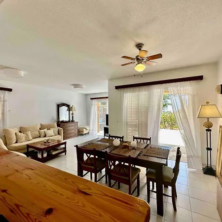 New Cozy Near The Sea! דירה