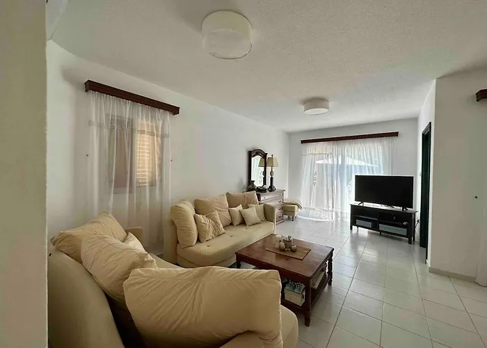 New Cozy Near The Sea! * 파포스